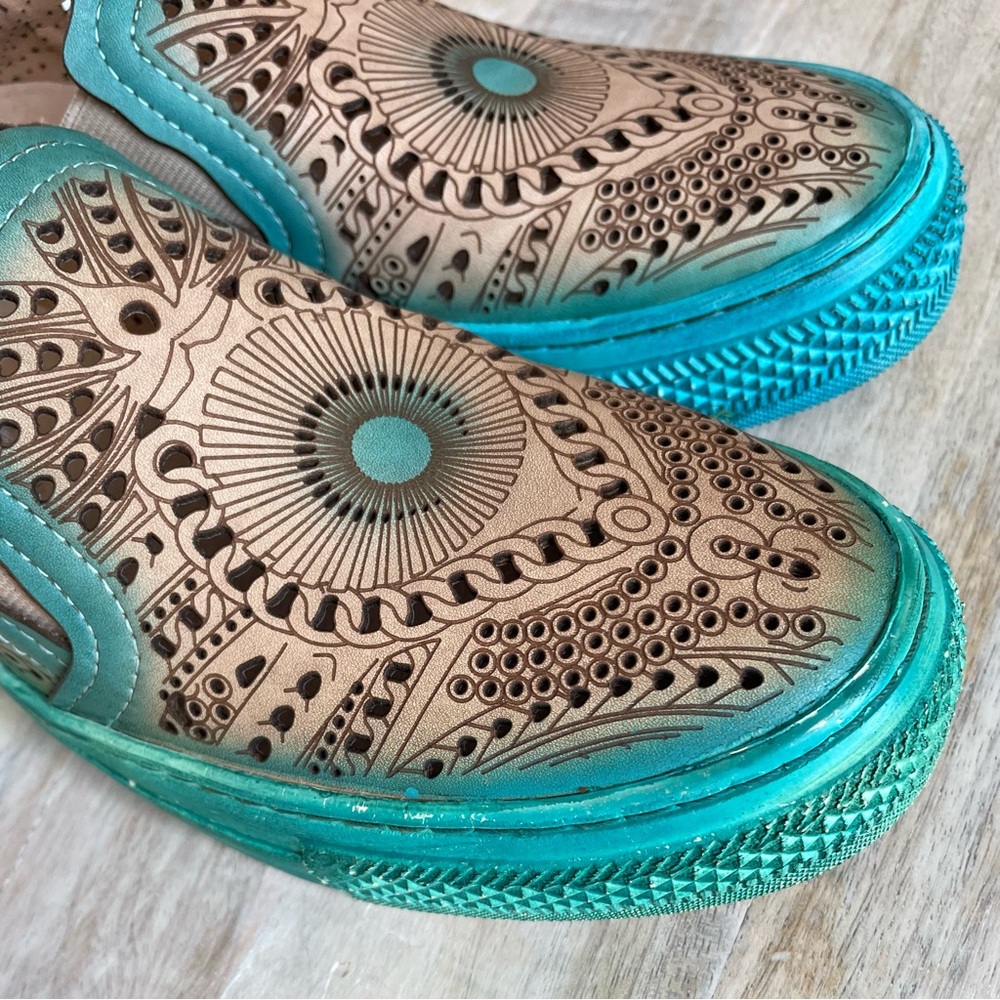 NWT. L’ Artiste Hanna Slip-On Turquoise Shoes - 36 - Picture 8 of 10